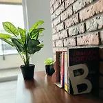 아파트 Inside Business Centre 바르샤바